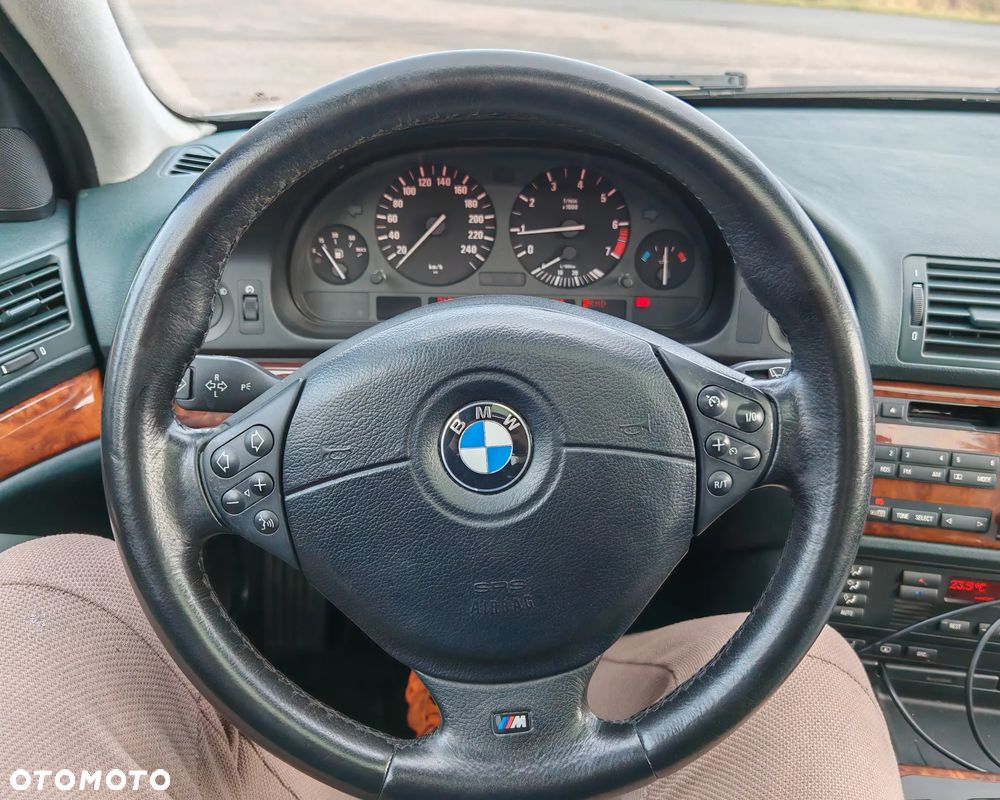 BMW Seria 5 - 32