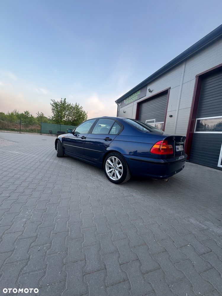 BMW Seria 3 318i - 5
