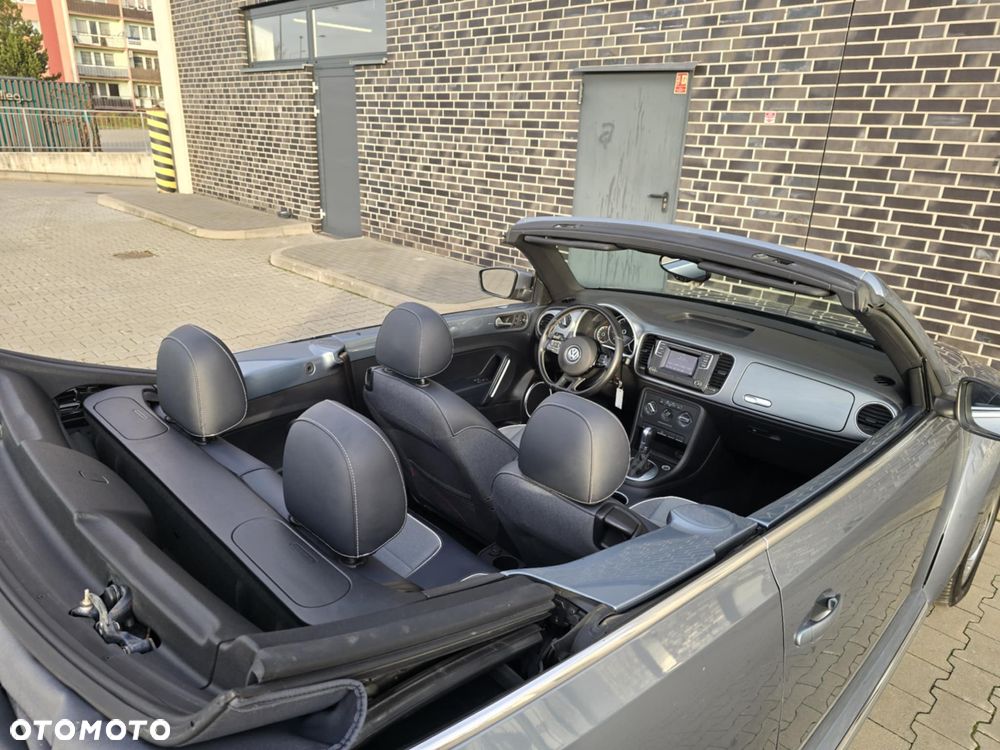 Volkswagen New Beetle - 24