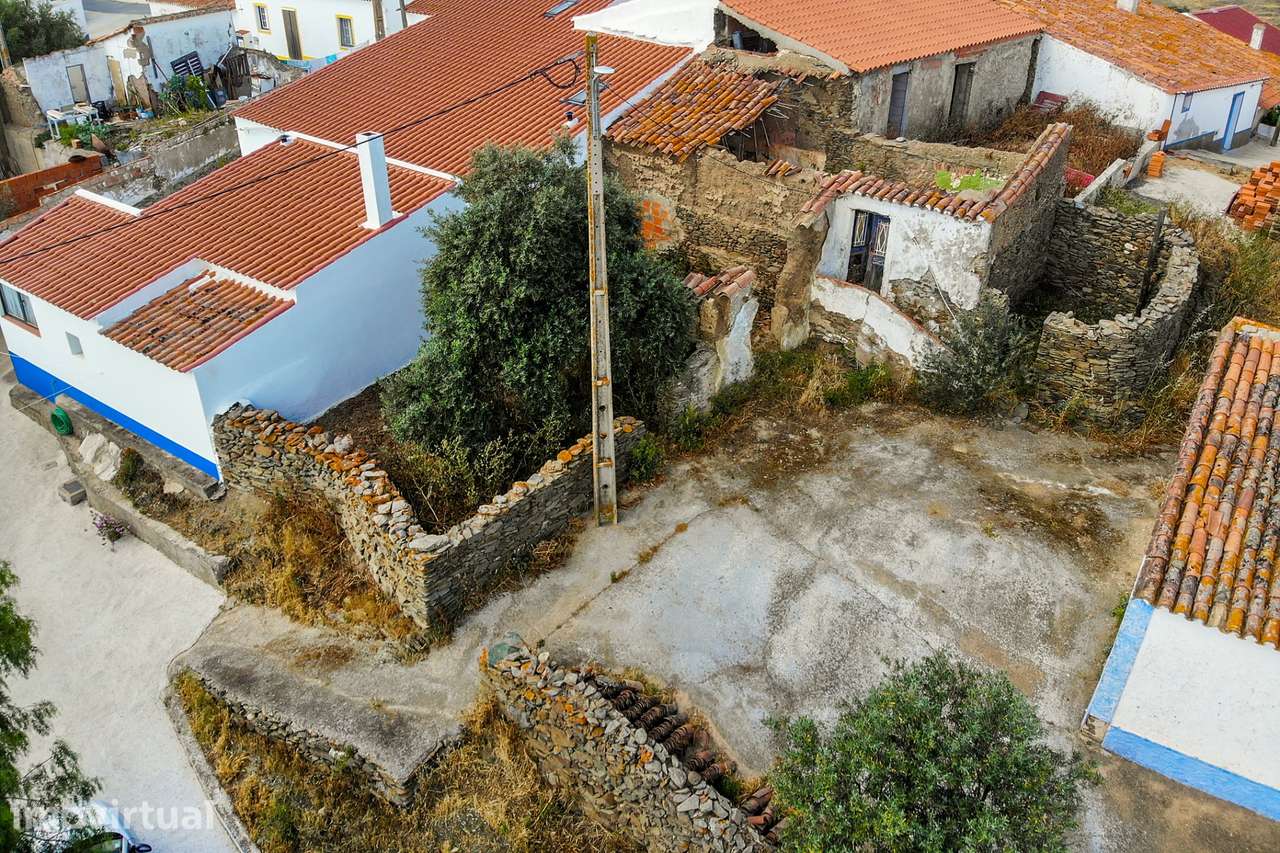 Monte com casas em Ruína  em Tamejoso – Excelente Oportunidade - Grande imagem: 5/11