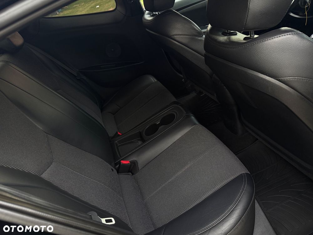 Hyundai Veloster 1.6 GDI Style - 13