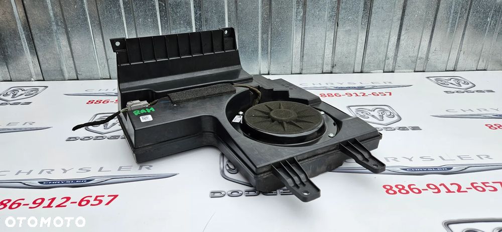 RAM 1500 V 5 2019- Głośnik subwoofer P68277288AB 68277288AB - 2