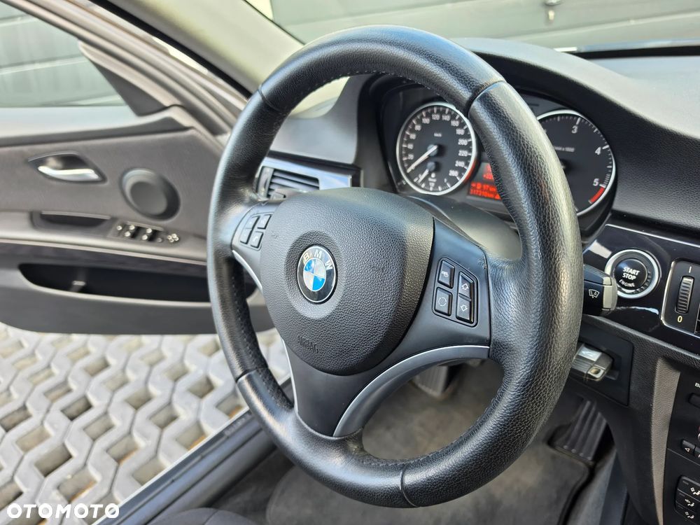 BMW Seria 3 318d DPF - 17