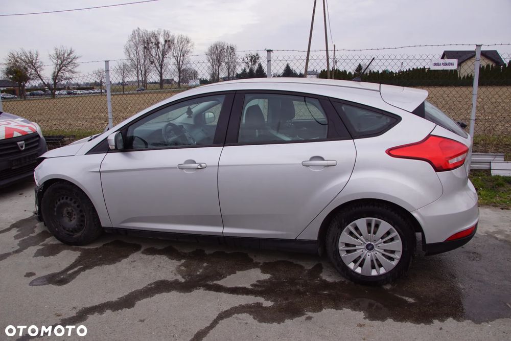 Auto na części - Ford Focus MK3 Lift 1.5 TDCI 95 KM GM5Q-6006-AA AV6R-7F096-GG ZJNC 2019R Silnik Skrzynia Drzwi Maska Błotnik Klapa Zderzak Lusterko Klamka Lampa Szyba Deska Kokpit Sterownik Moduł Czujnik Licznik Wyświetlacz Panel Kierownica - 4