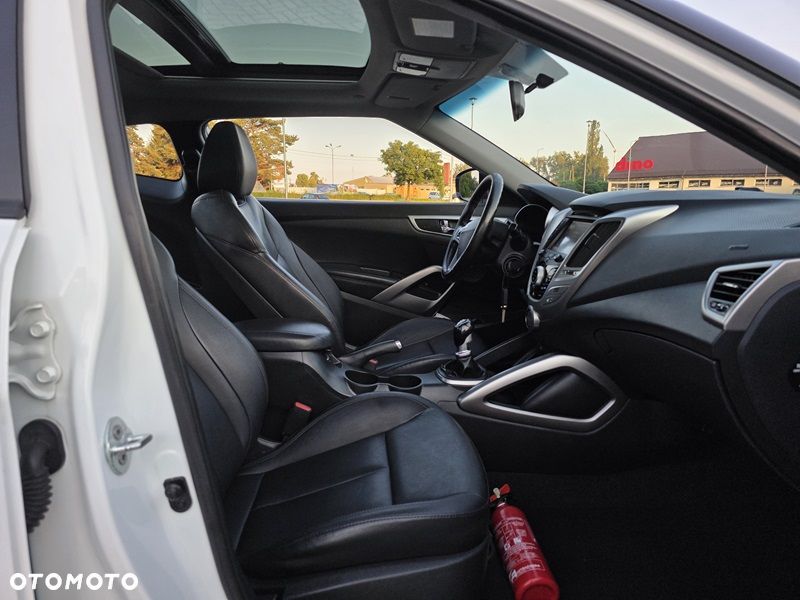Hyundai Veloster 1.6 Premium - 13