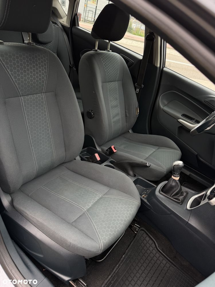 Ford Fiesta - 11