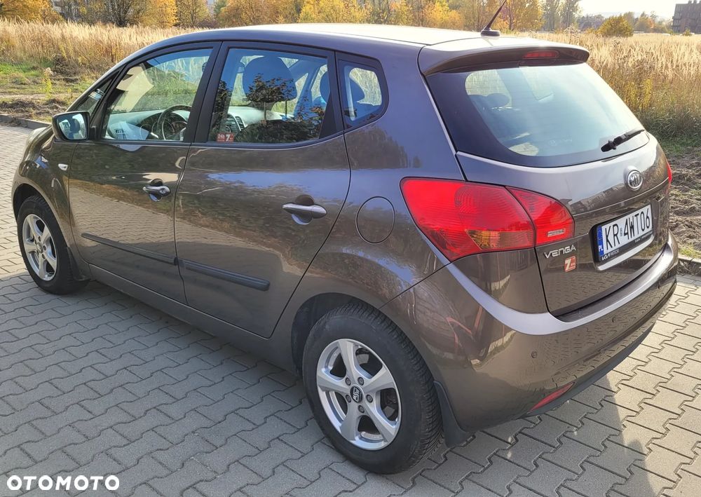 Kia Venga 2011 photo 4