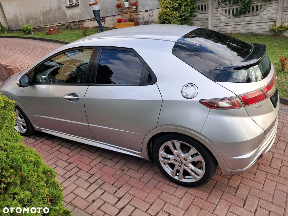 Honda Civic 1.8i-VTEC 50 Jahre Edition - 3