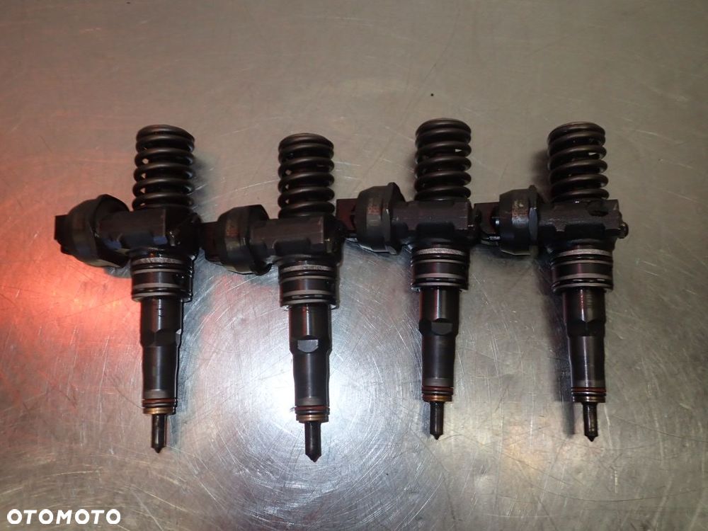 WTRYSK VOLKSWAGEN CADDY III 2.0 SDI - 5