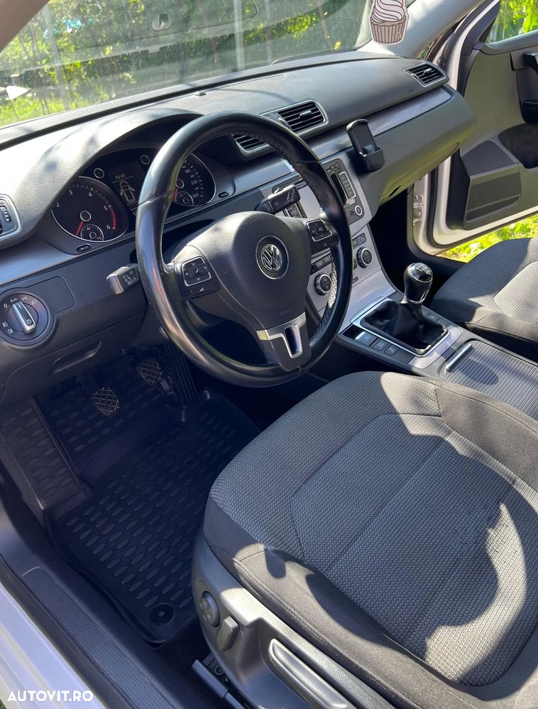 Volkswagen Passat 2.0 TDI BlueMotion Technology Comfortline - 7