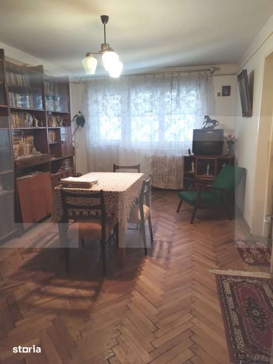 Apartament cu 4 camere, 75mp, zona ultracentrala — fotografia 1