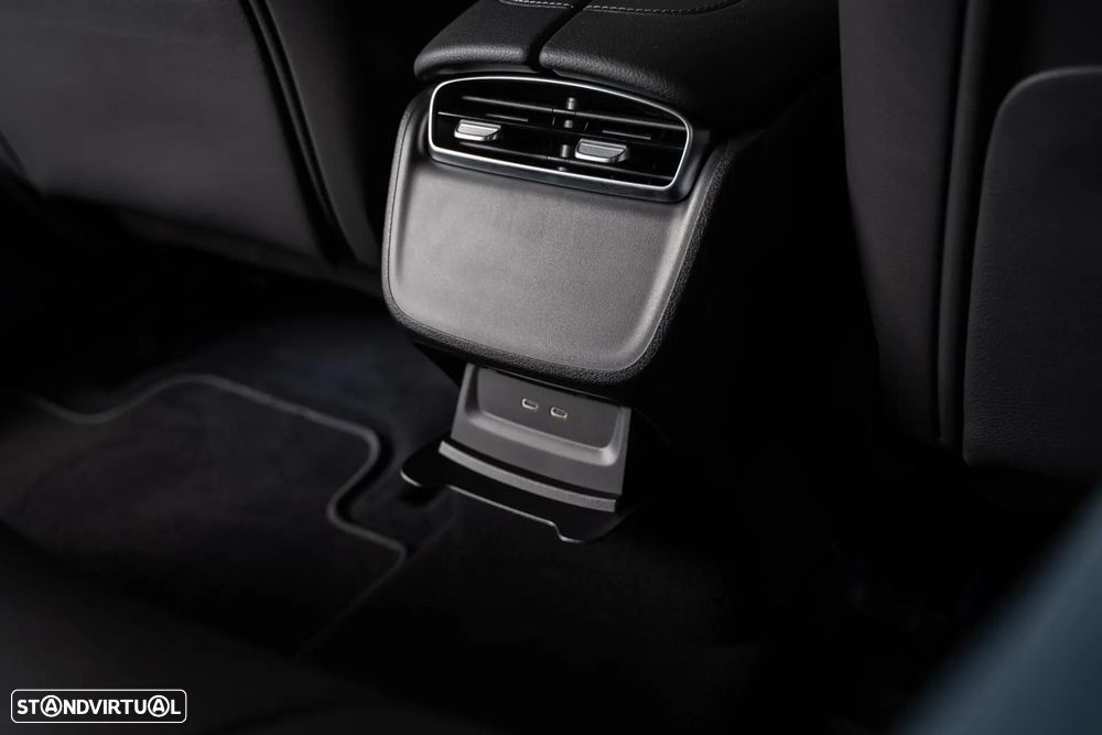 Mercedes-Benz EQE 300 Electric Art — fotografia 45