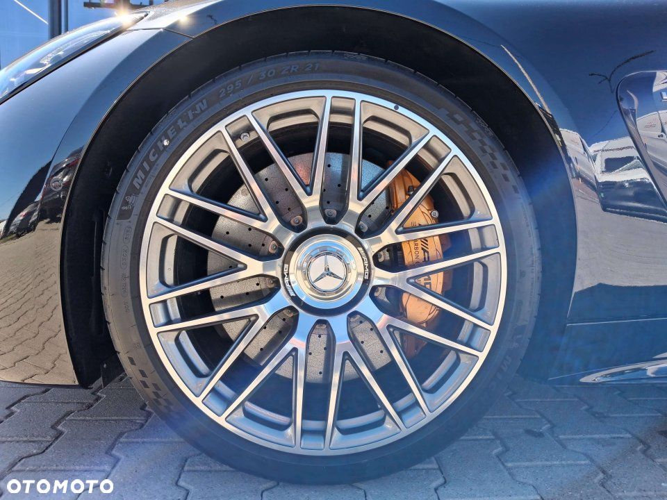 Mercedes-Benz AMG GT - 11