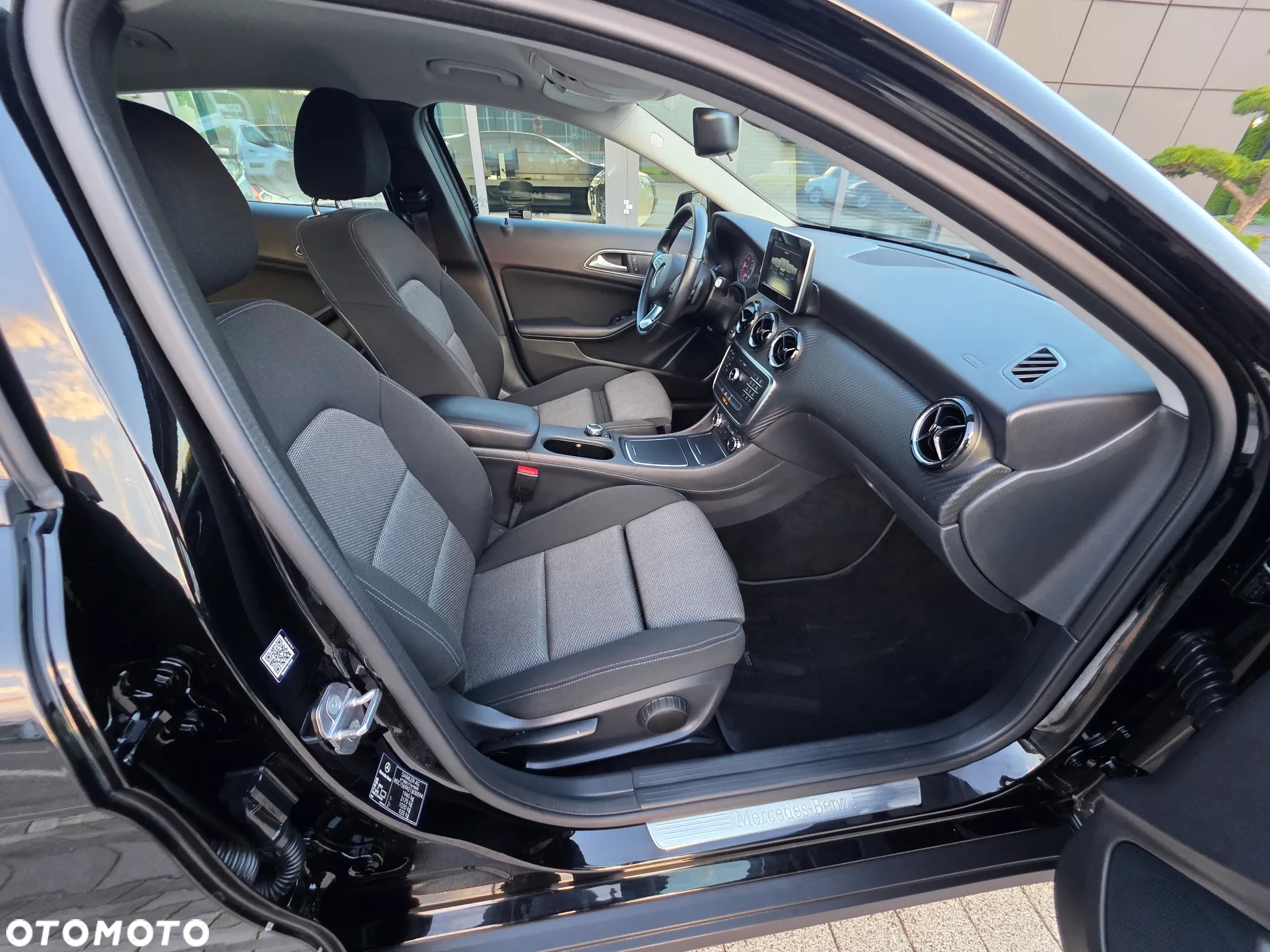 Mercedes-Benz GLA 180 7G-DCT Style - 16