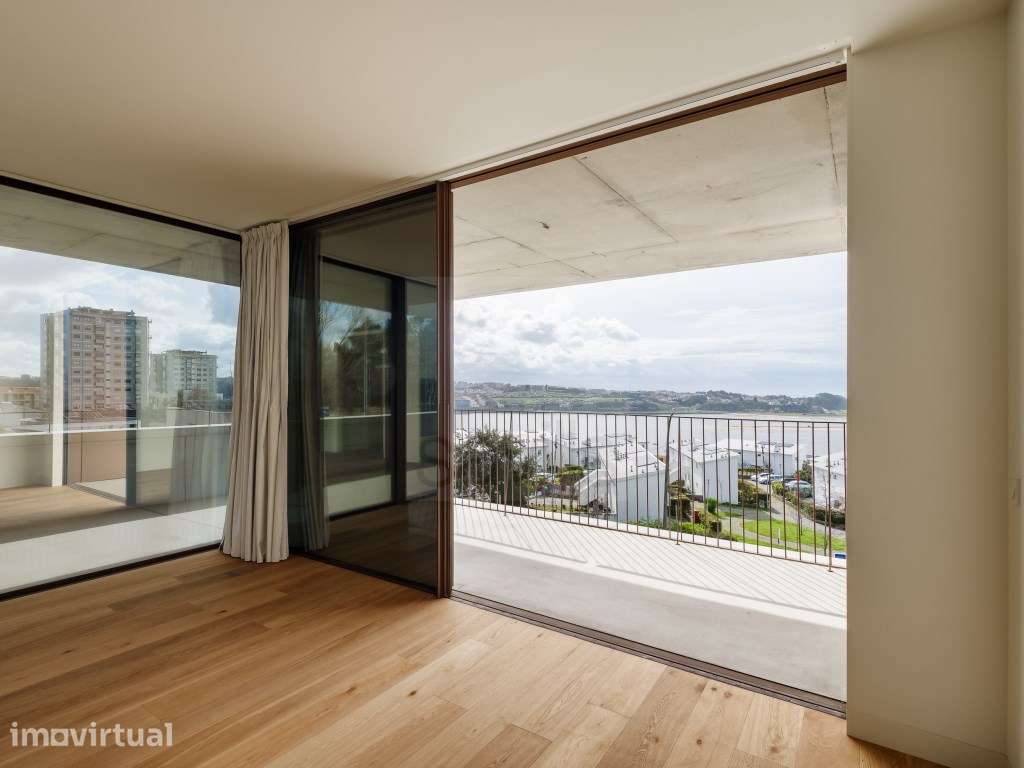 Apartamento T3 em condomínio fechado com vistas de mar, no Porto - Grande imagem: 5/9