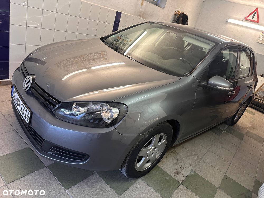 Volkswagen Golf - 1