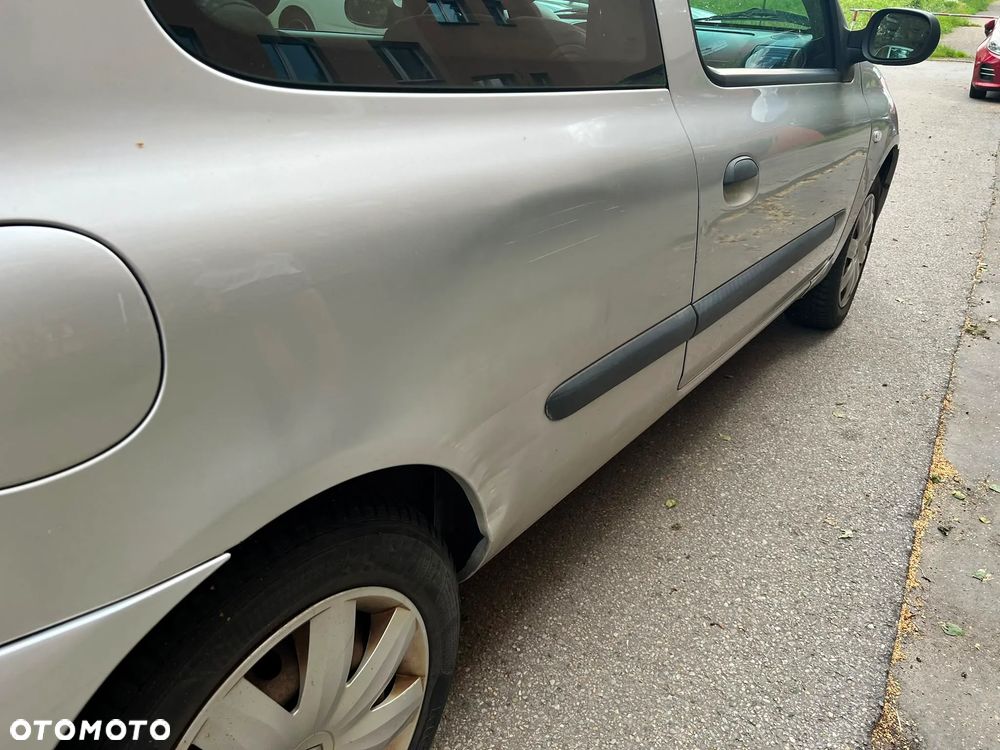 Renault Clio 1.2 16V Campus - 14