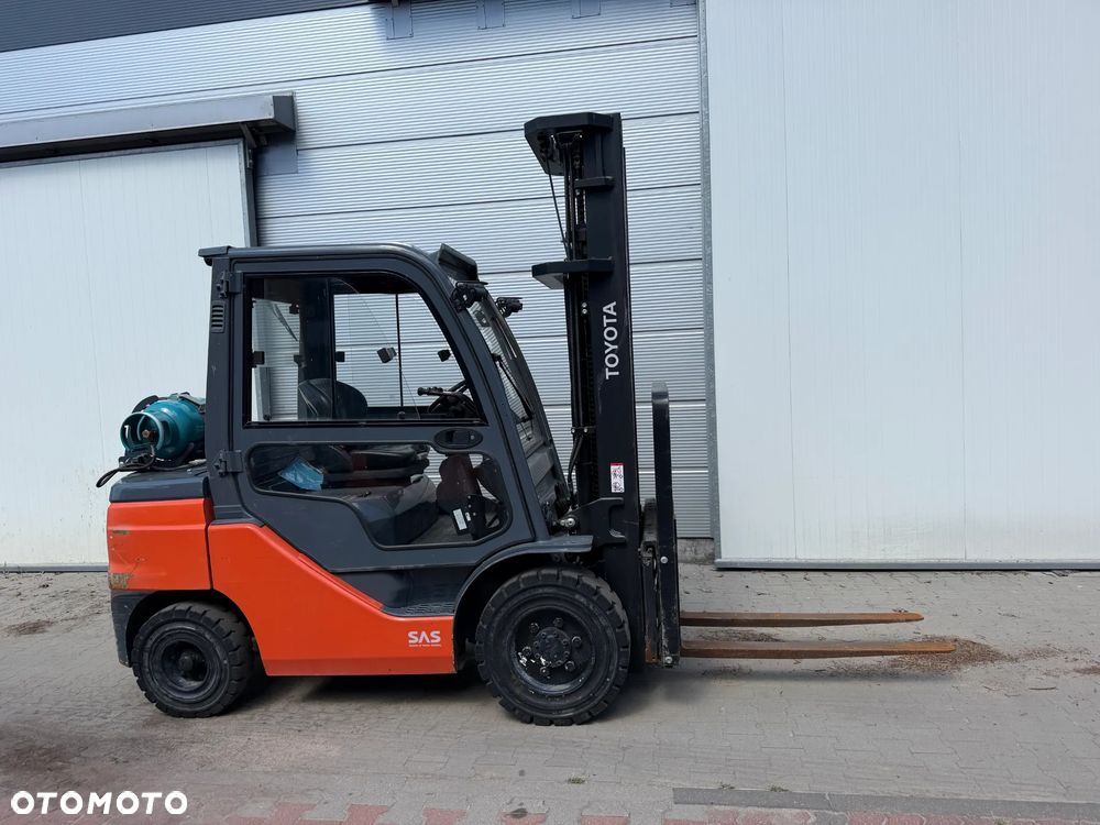 Toyota 3 tony 5,5m TRIPLEX Kabina z Polskiego salonu FULL opcja stan oryginalny wózek bezpośrednio od DEALERA - 1