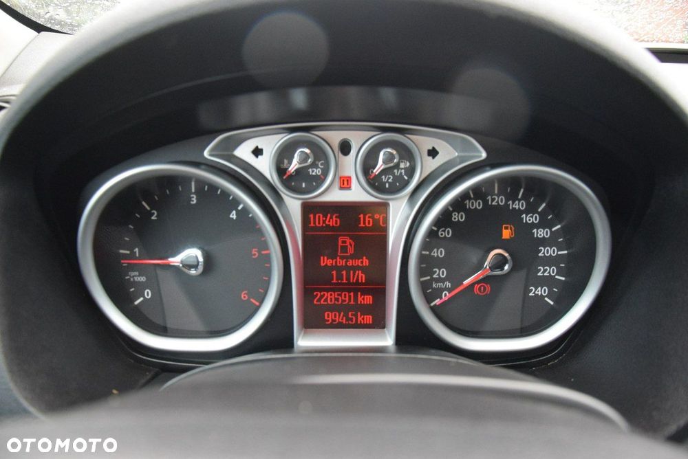 Ford Kuga - 37