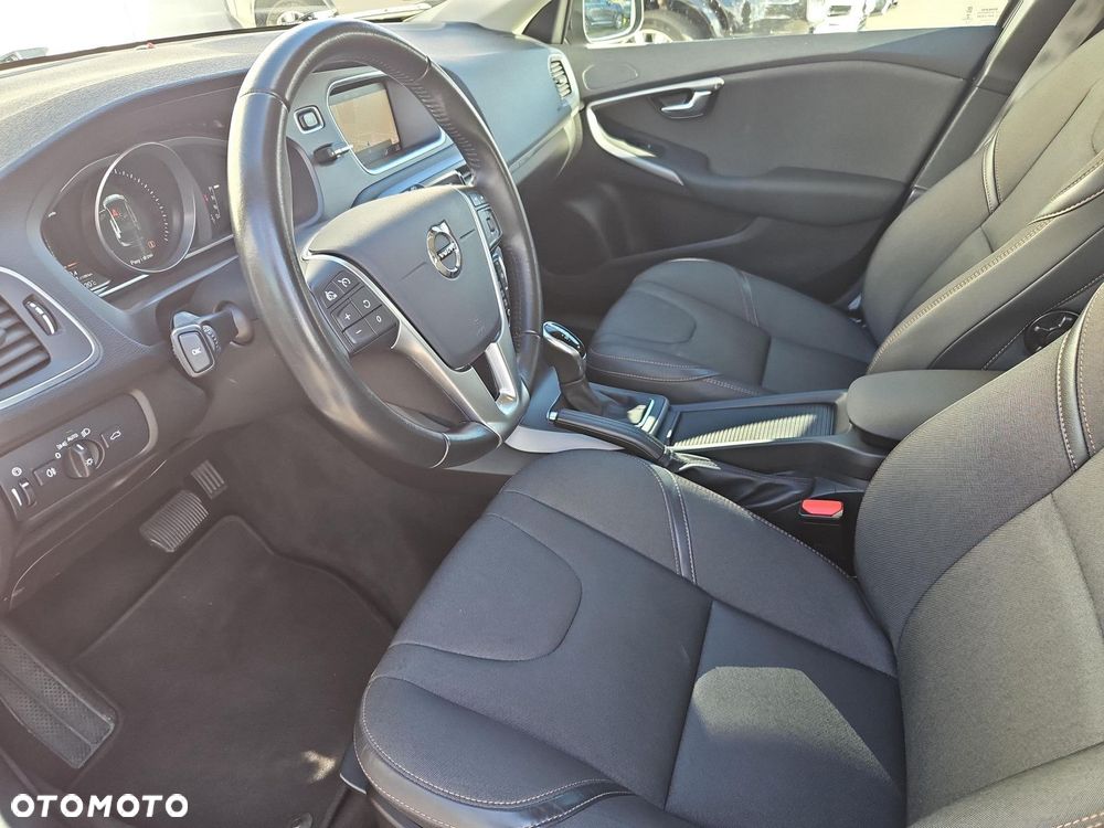 Volvo V40 T3 Drive-E Momentum - 23