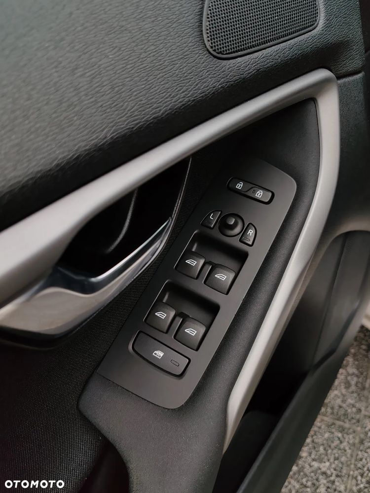 Volvo V40 T2 Kinetic - 17