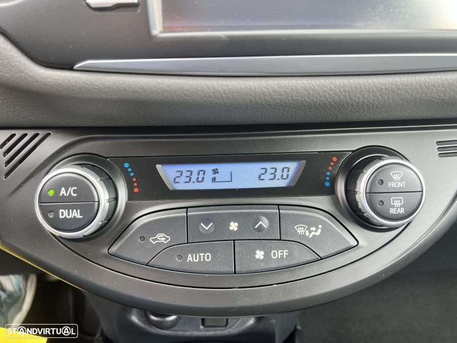Toyota Yaris 1.5 HSD Exclusive - 41