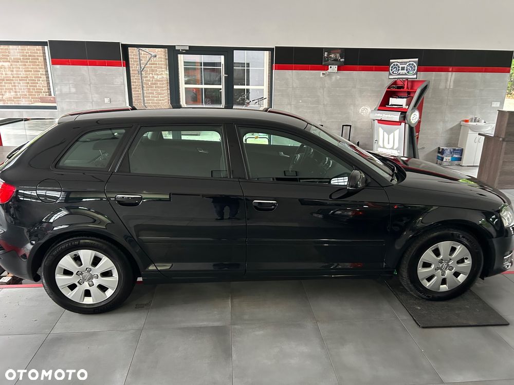 Audi A3 1.6 TDI Ambiente - 8