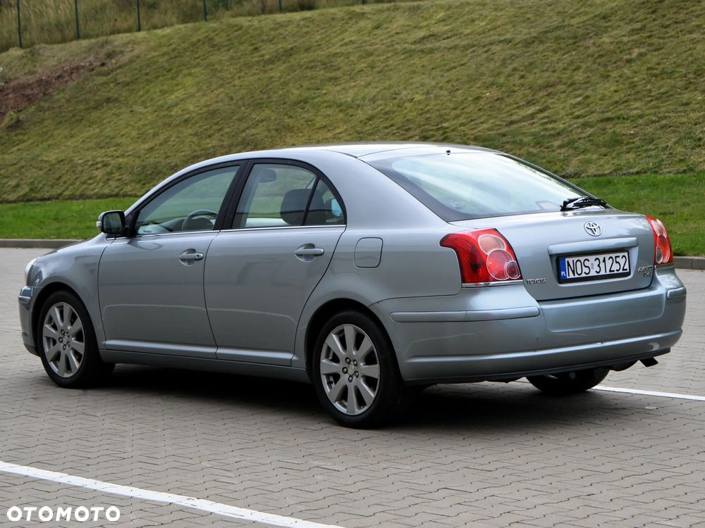 Toyota Avensis 2.0 D-4D Sol - 4