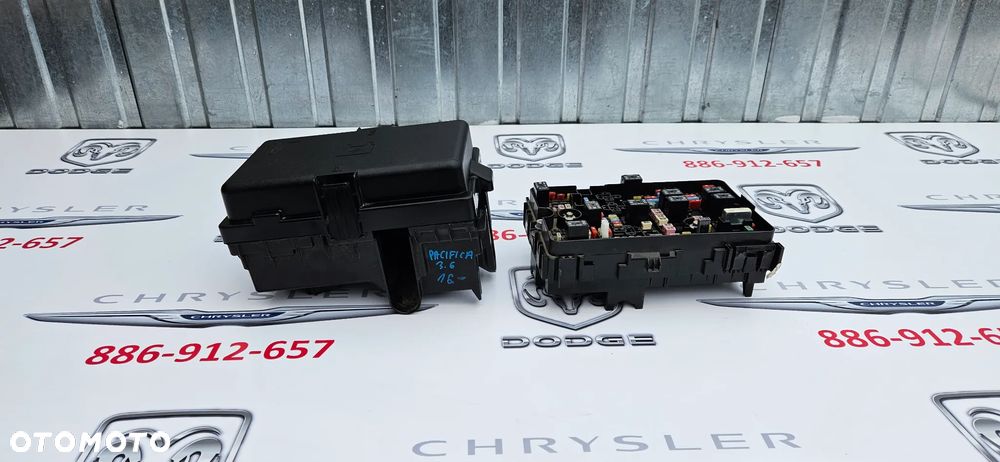 Chrysler Pacifica 2016- 3.6 V6 Kompletna skrzynka bezpieczników Bezpieczniki Puszka P68233193AD 68233193AD - 2