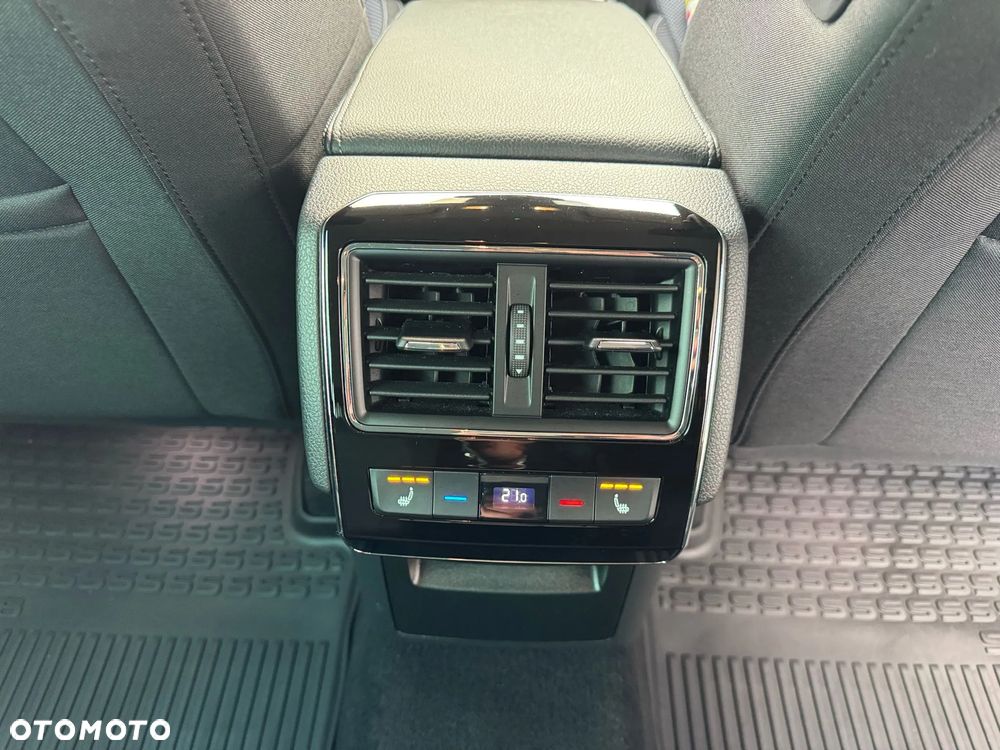 Skoda Superb 2.0 TDI SCR Style DSG - 37