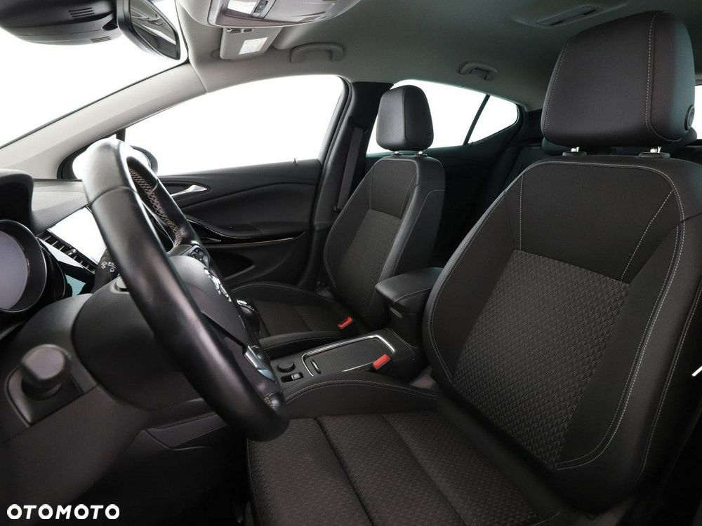 Opel Astra 1.4 Turbo Innovation - 14