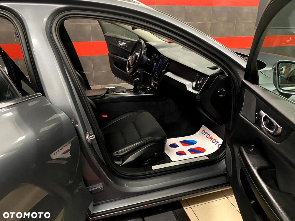 Volvo V60 D3 Momentum - 27