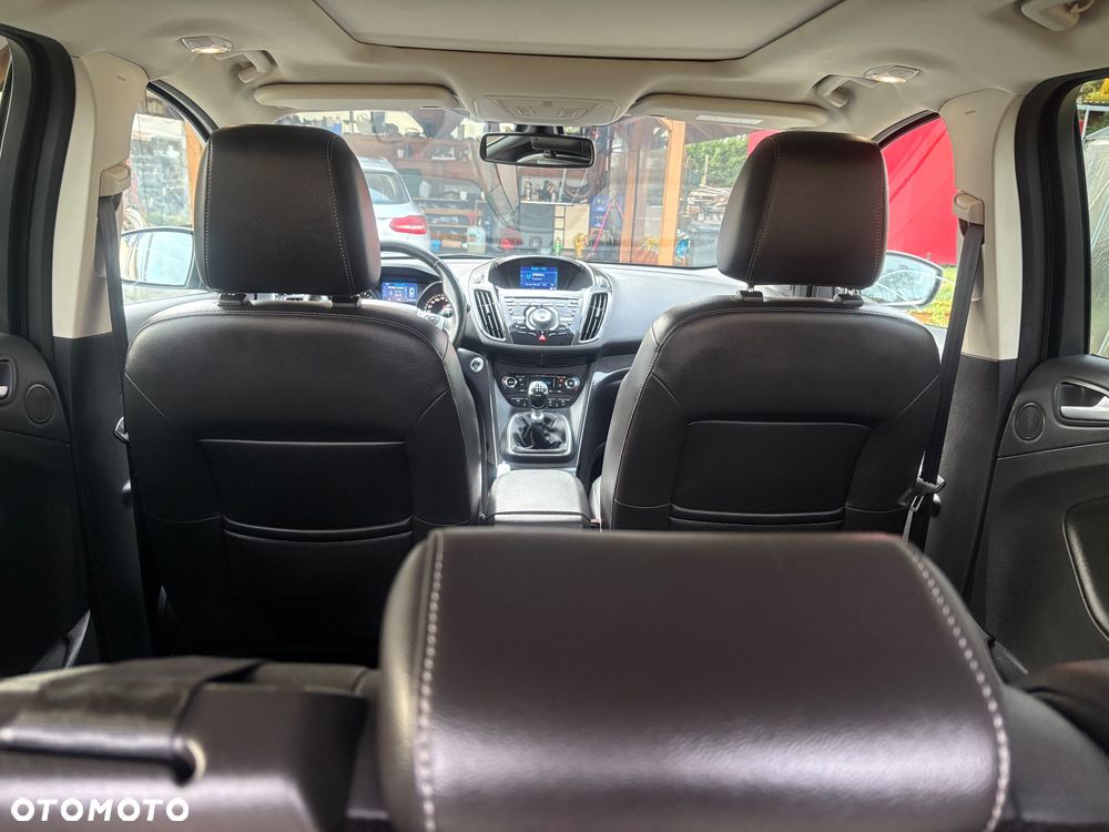 Ford Kuga 2.0 TDCi 4x4 Titanium - 29