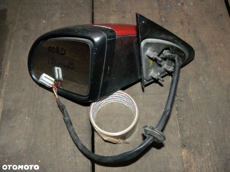 LUSTERKO LEWE FORD TAURUS (USA) - 1