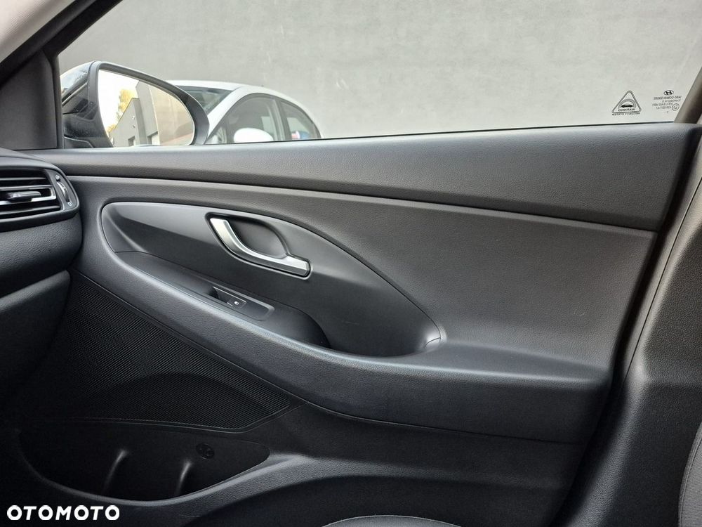 Hyundai i30 1.5 T-GDI 48V Smart - 30