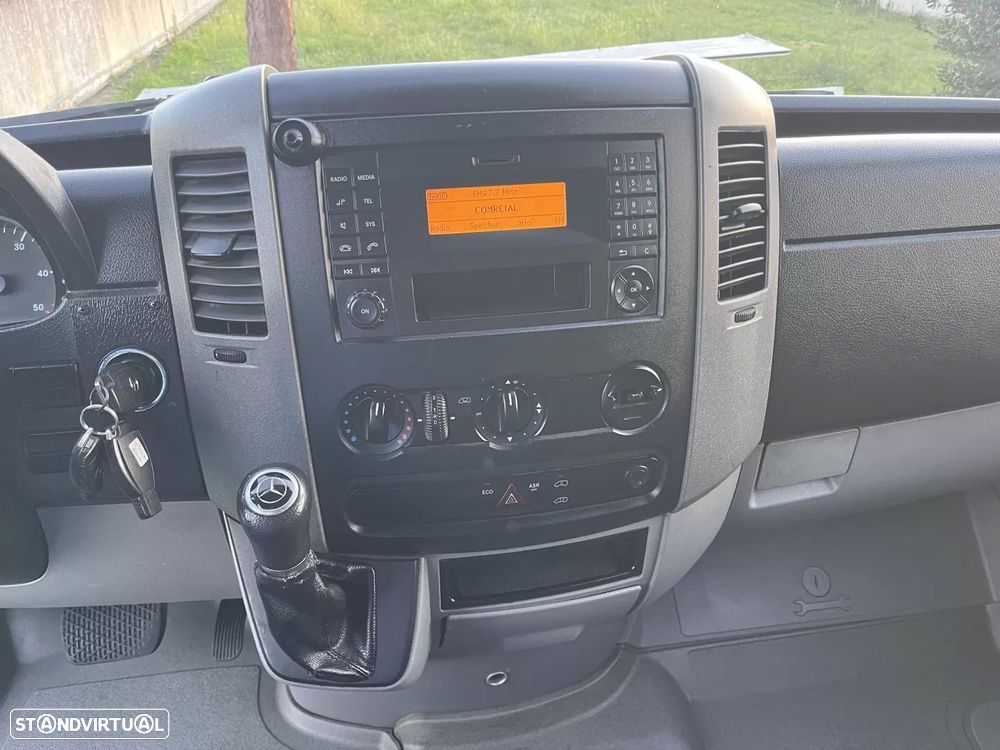 Mercedes-Benz sprinter 310 cdi longa automática - 22