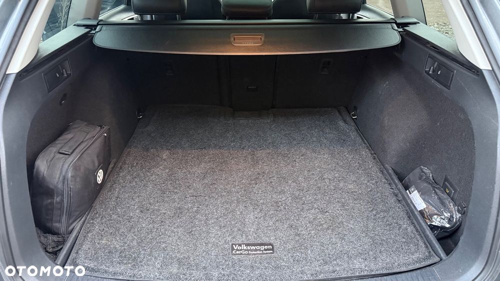 Volkswagen Golf 2.0 TDI BlueMotion Technology DSG Highline - 22