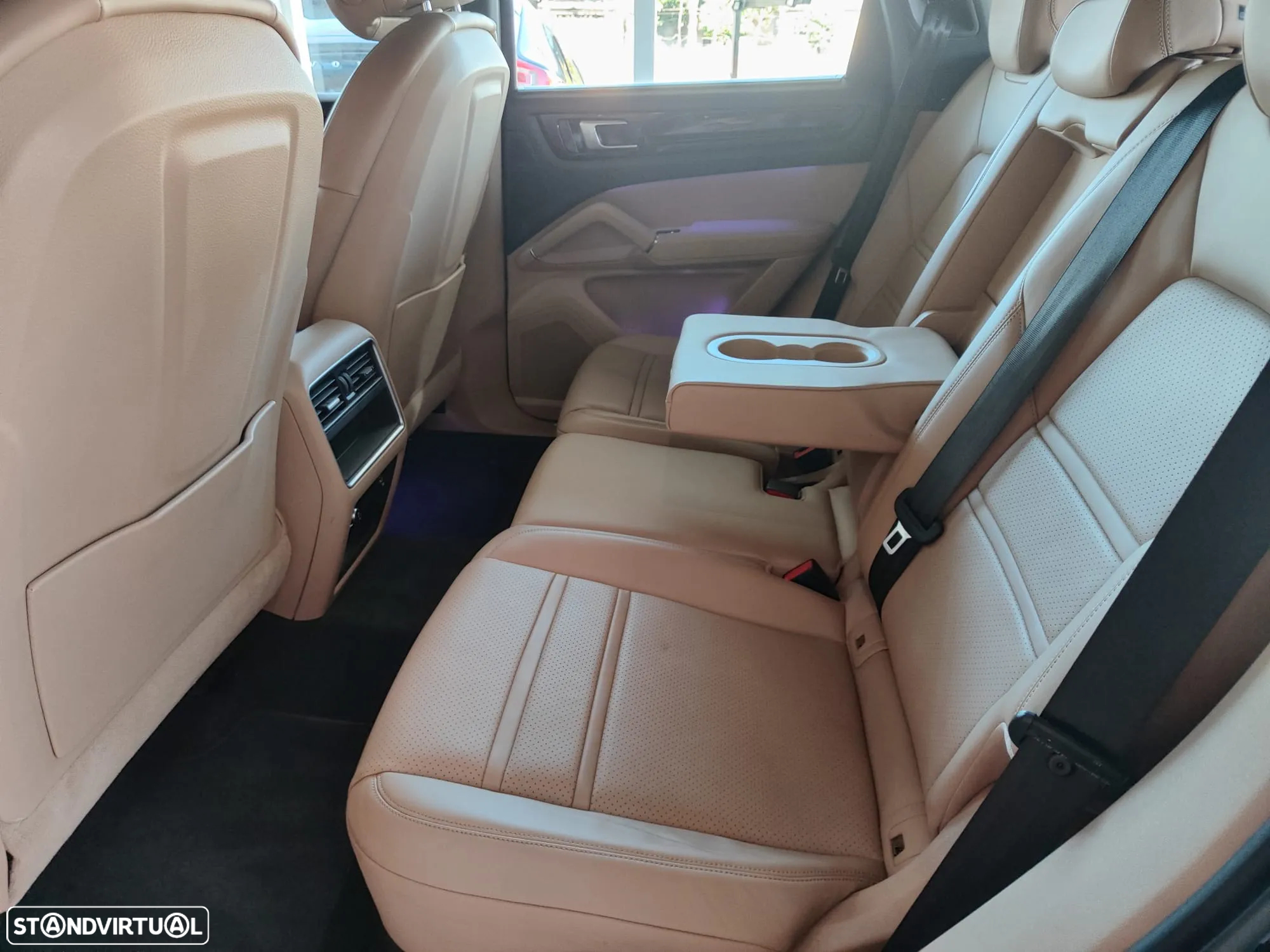 Porsche Cayenne Platinum Edition - 13