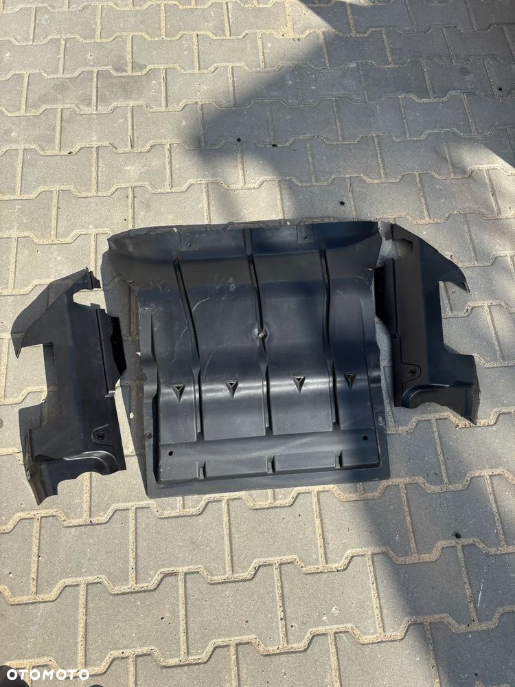 Iveco Daily 2019- osłona pod silnik- trzy części - 1