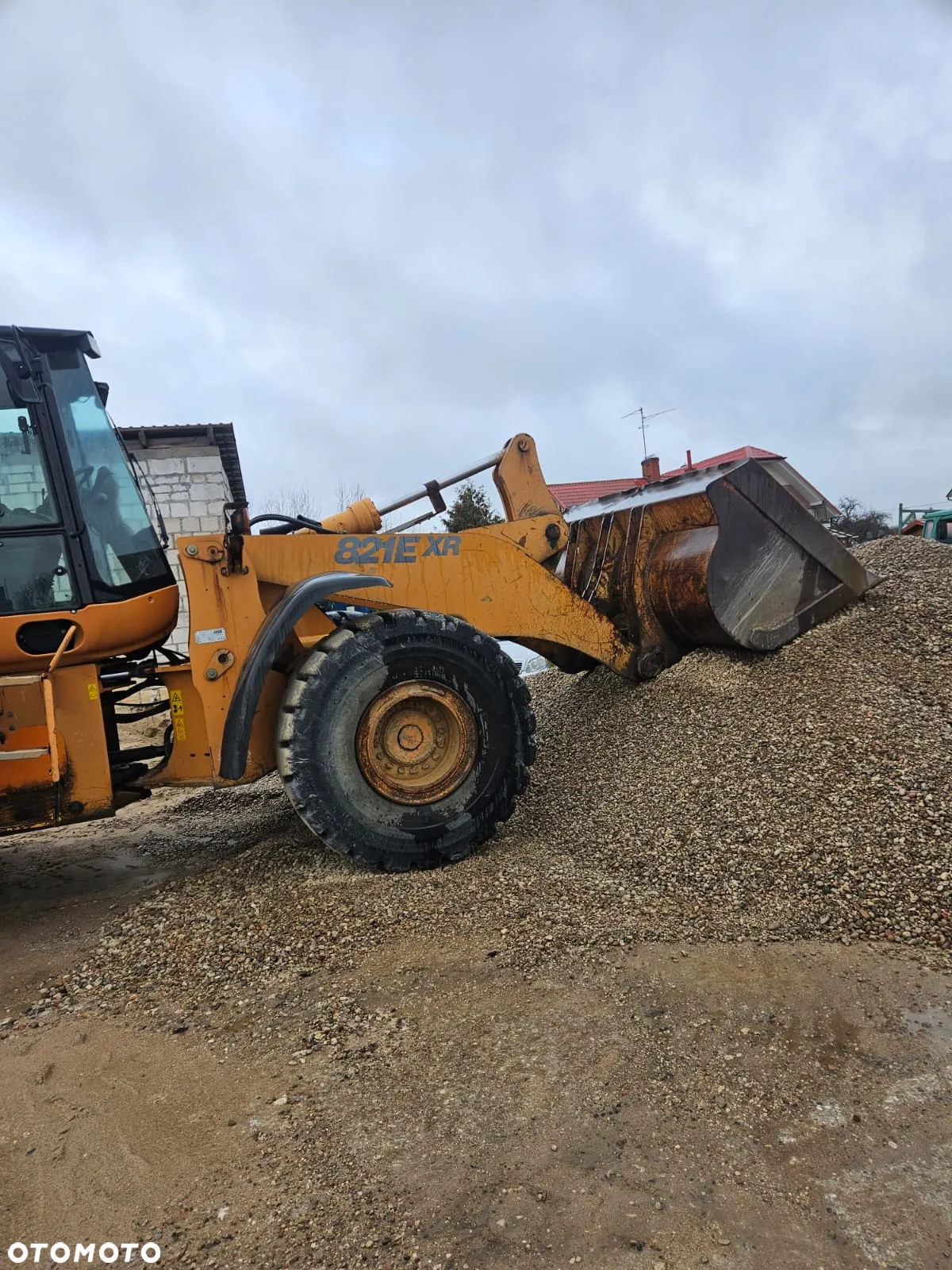 Case 821E - 2
