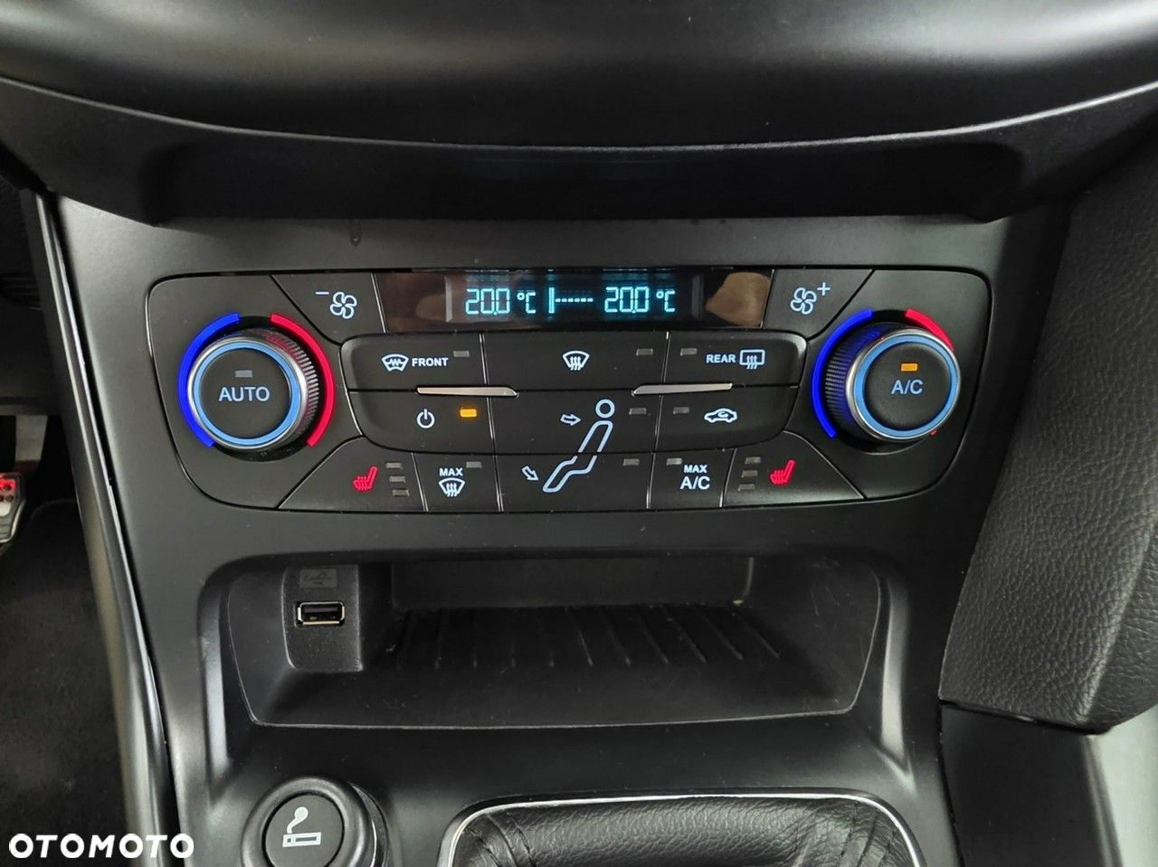 Ford Focus - 37