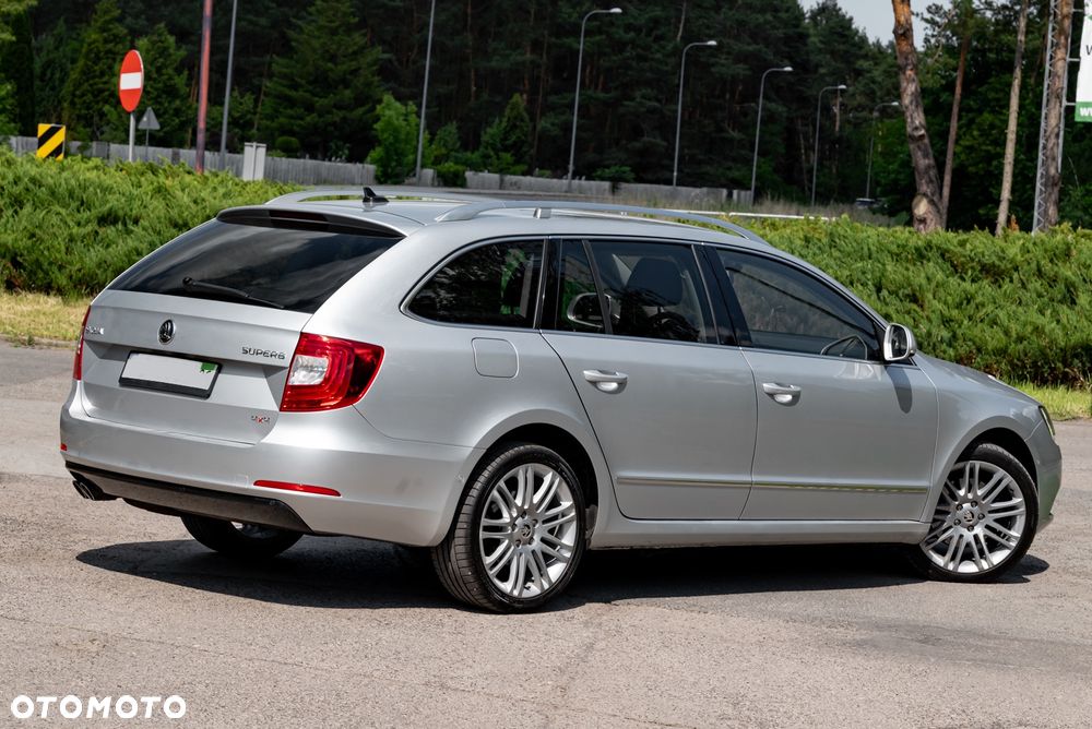 Skoda Superb 2.0 TDI Green tec 4x4 DSG Elegance - 11
