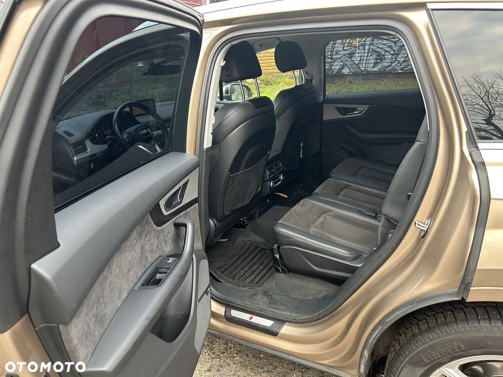 Audi Q7 - 11