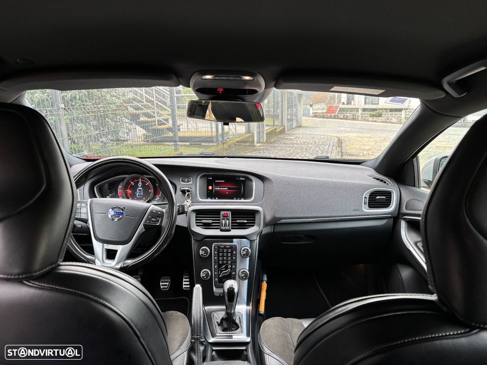 Volvo V40 2.0 D2 R-Design - 11