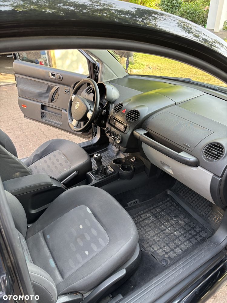 Volkswagen New Beetle - 23