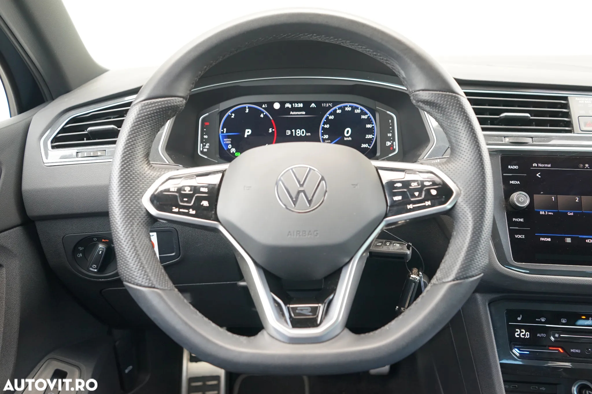 Volkswagen Tiguan 2.0 TDI SCR 4MOTION DSG R-Line - 14