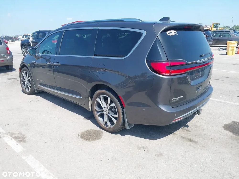 Chrysler Pacifica - 4