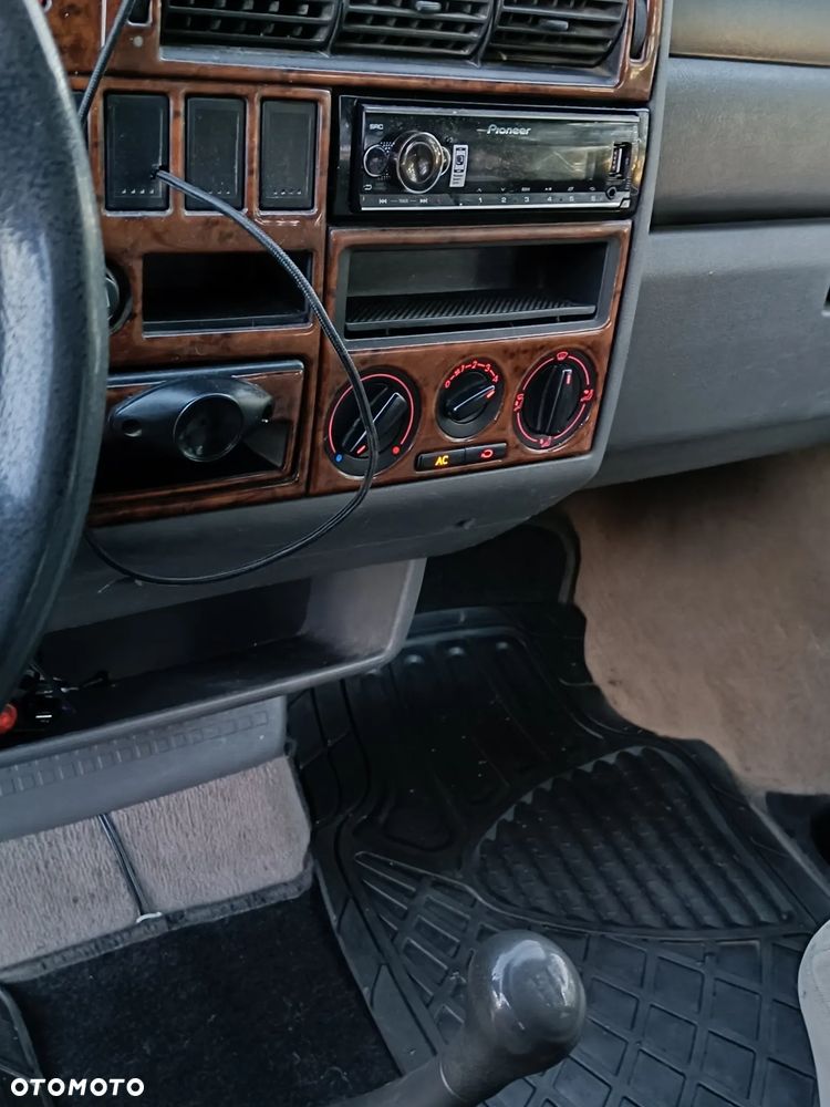 Volkswagen Transporter - 24