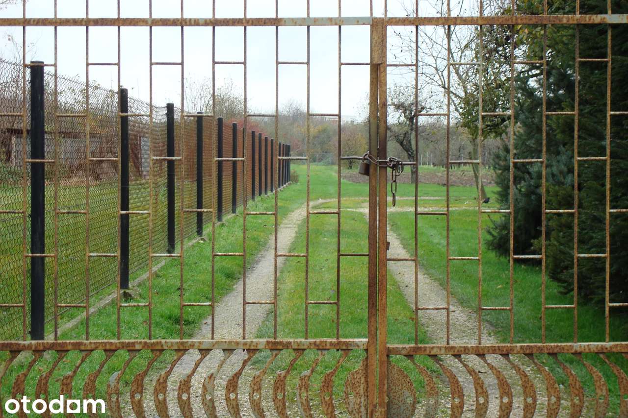 działka pod budownictwo wielorodzinne lub zabudowe garaży  Szujskiego