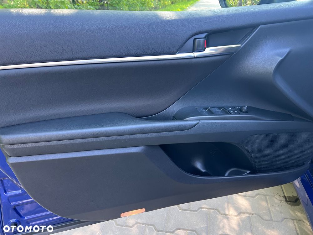 Toyota Camry 2.5 Hybrid Comfort CVT - 12